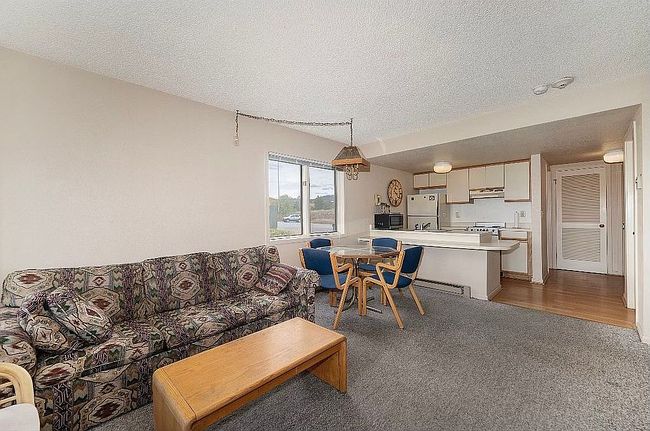 Image of 274 Lake Dr