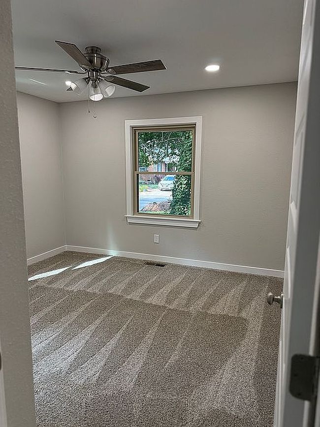 Preview of property located at 19 Berkeley Pl