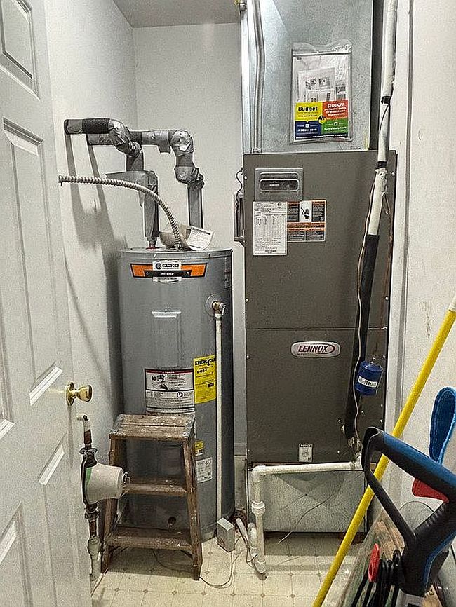 Image of 521 W 2nd St