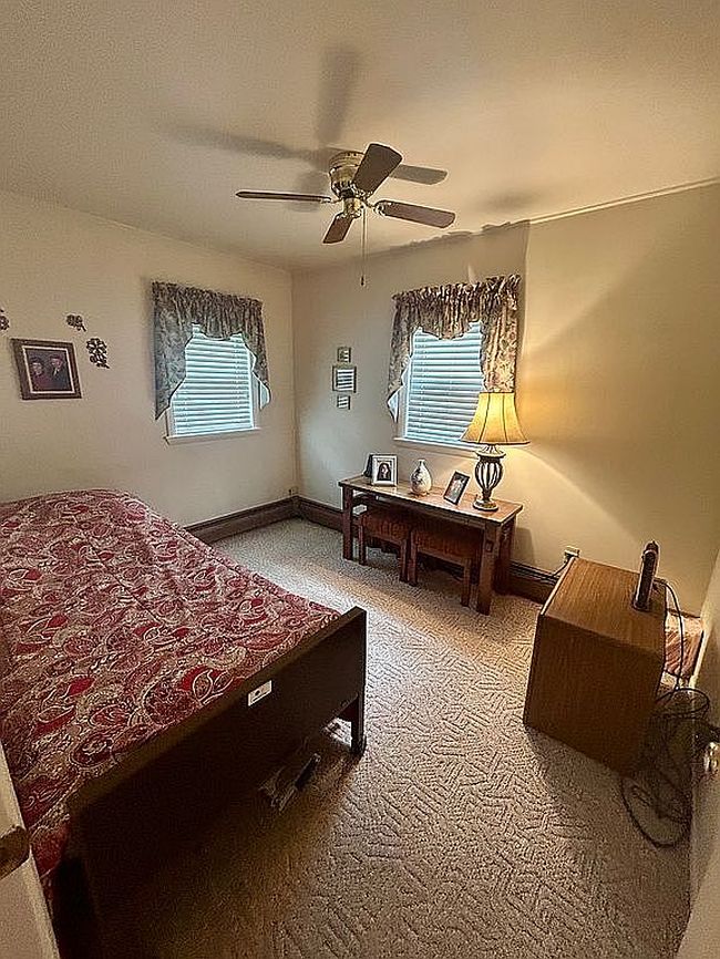 Photo of 10 Hybrid Rd, Levittown, PA