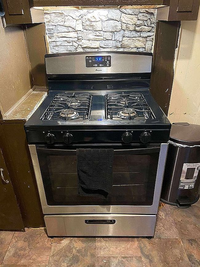 Image of 1302 Meadow Dr Nw