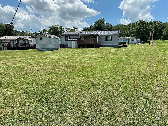 Photo of 268 Painter St, Tazewell, VA