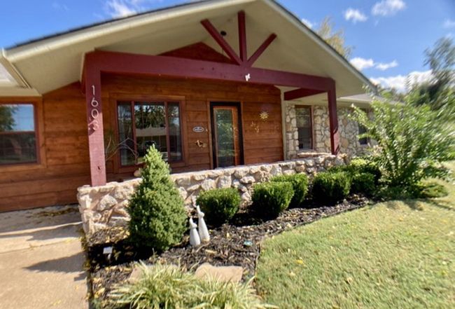 Preview of property located at 1603 Town And Country Dr.