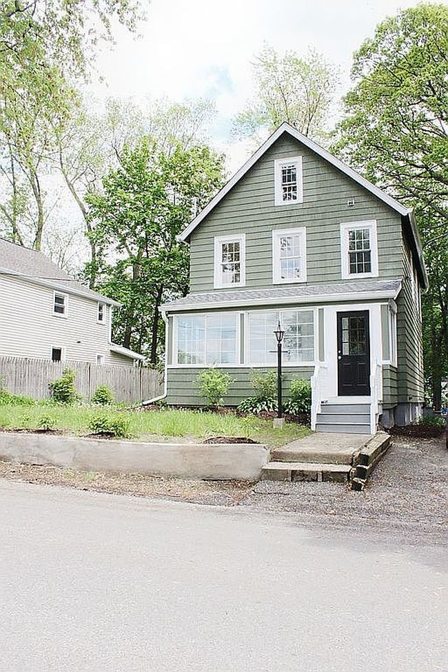 Photo of 215 Henry St, Buchanan, NY