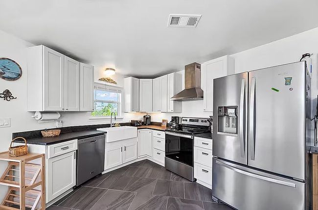 Additional photo 2 of property located at 6747 Sea Shell Dr