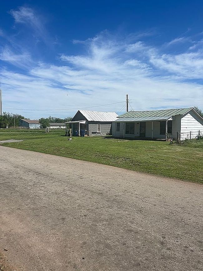707 W Michigan Ave, Chickasha, OK
