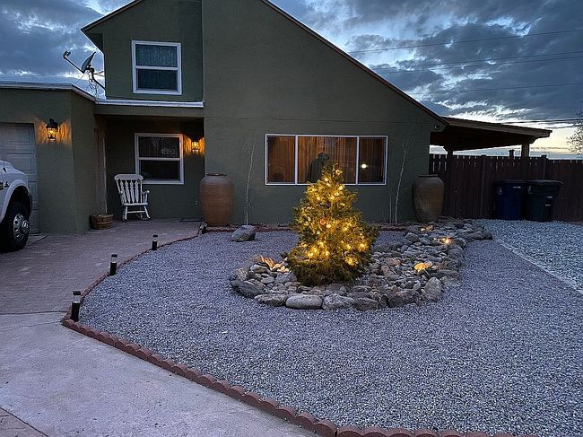 Image of 1074 Village Way
