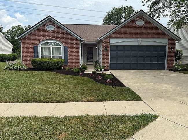 Photo of 6761 Lexington Cir, Zionsville, IN