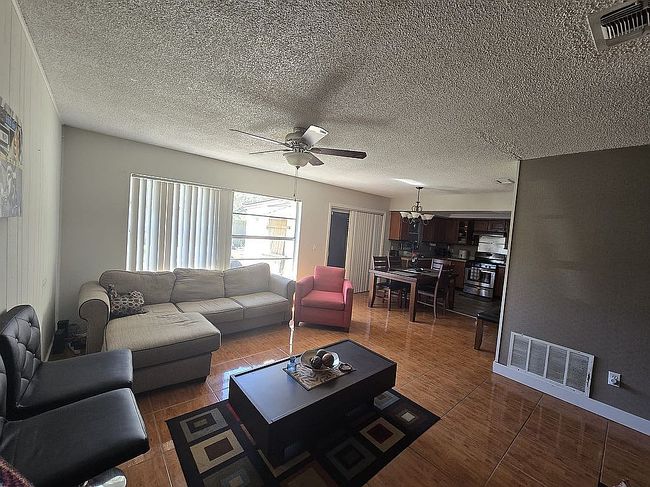Image of 119 Camphorwood St