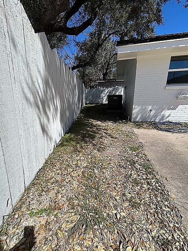Image of 2704 E Loma Vista Ave