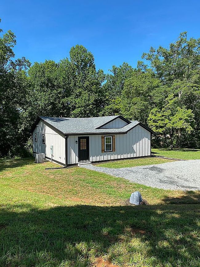 Photo of 2724 Cove Rd, Rutherfordton, NC
