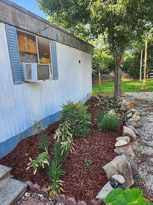 Image of 204 Clear Creek Ln