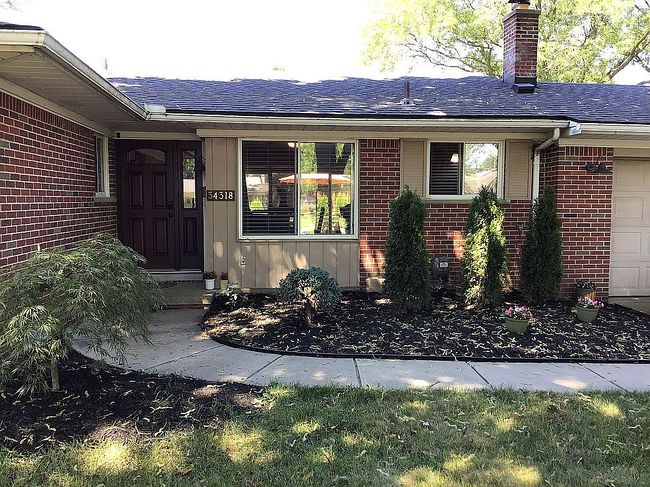 Photo of 34318 Munger Dr, Livonia, MI
