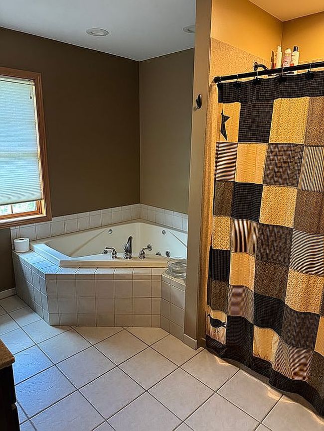 Photo of 1714 Peri Dr, Mendota, IL