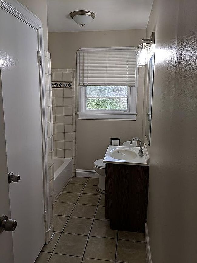 Image of 503 N Dilton St