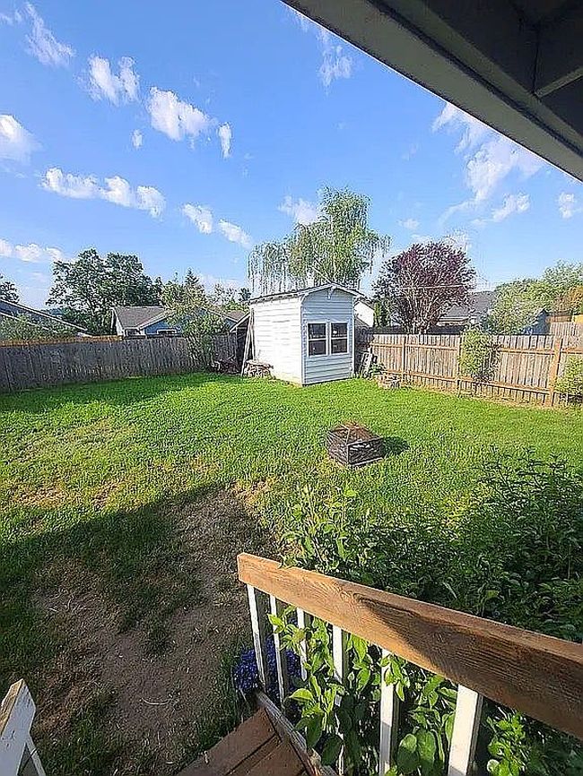 Image of 221 Sw Rainbow Ave