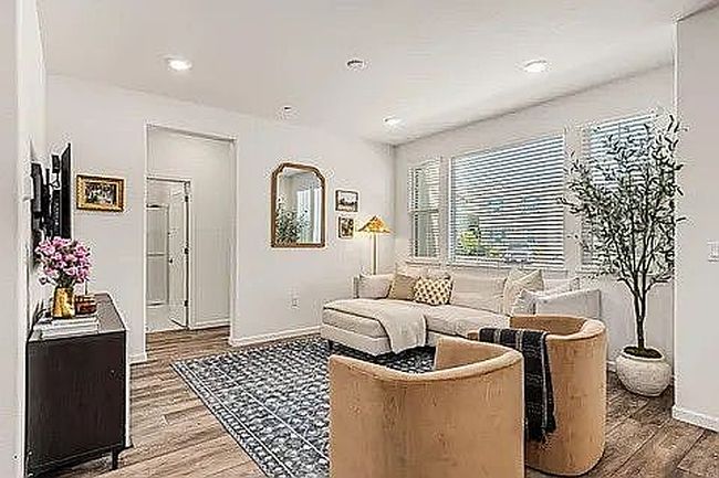 Photo of 1588 Parkside Way, Roseville, CA