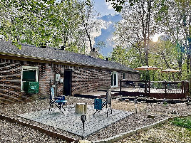 Image of 1555 Graves Ln