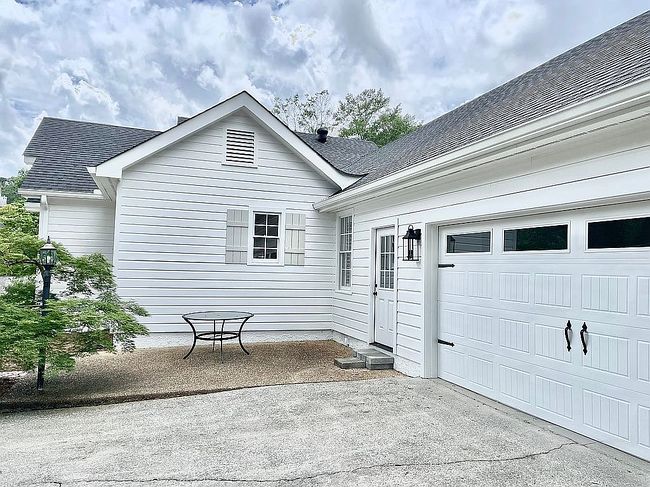 Photo of 817 E Willow Park Dr, Dalton, GA