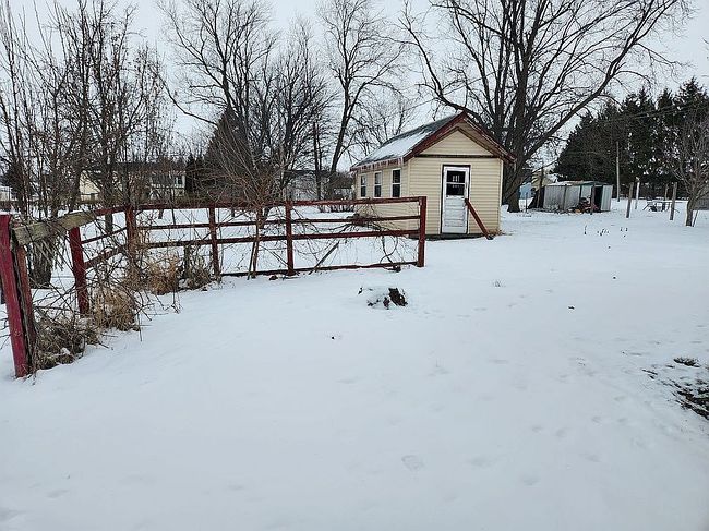 Photo of 860 E Young Ave, Hoopeston, IL