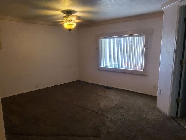 Photo of 1565 Russell Dr