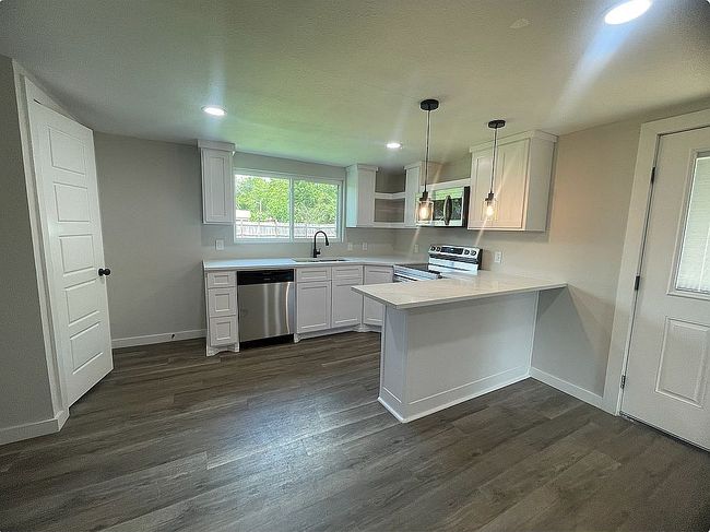 Photo of 611 Sw 4th St, Kerens, TX