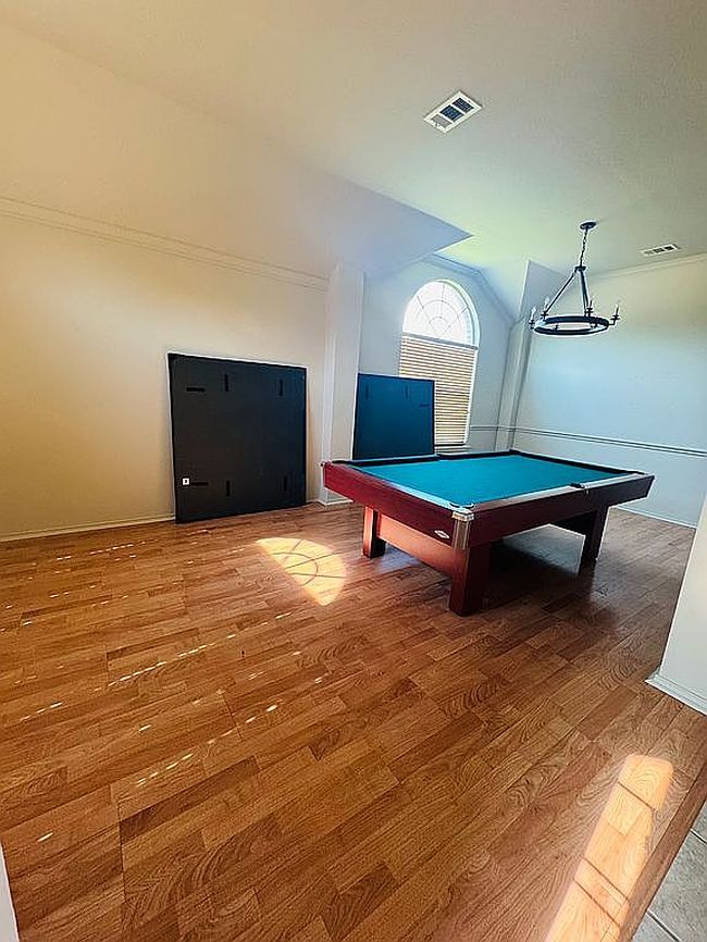 Additional photo 2 of property located at 10100 Saint James St