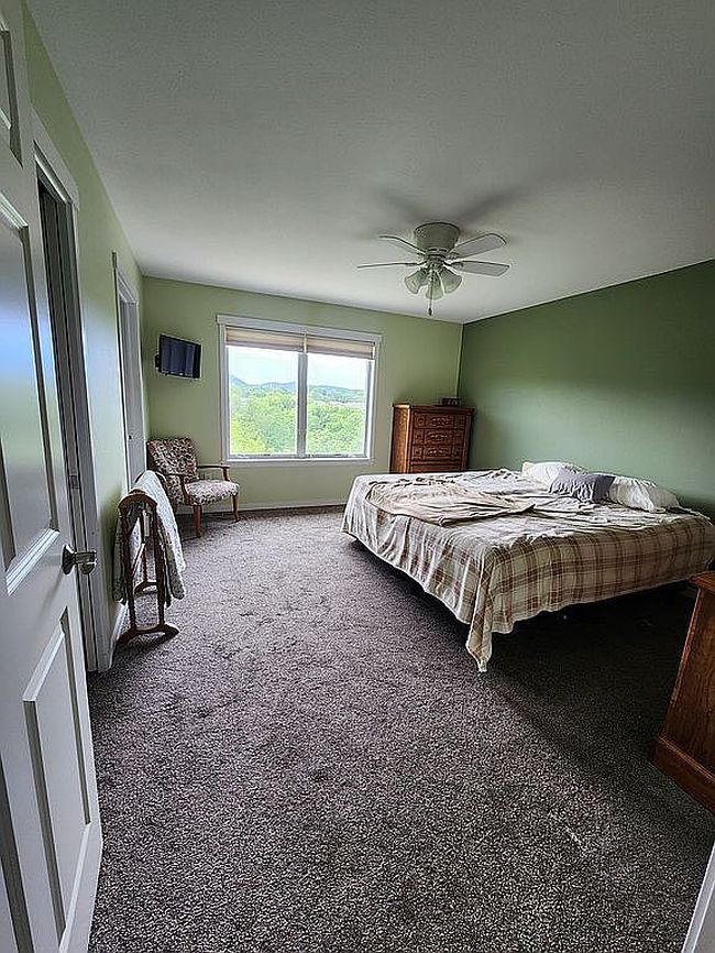 Photo of 190 Rimrock Rd, Rollingstone, MN