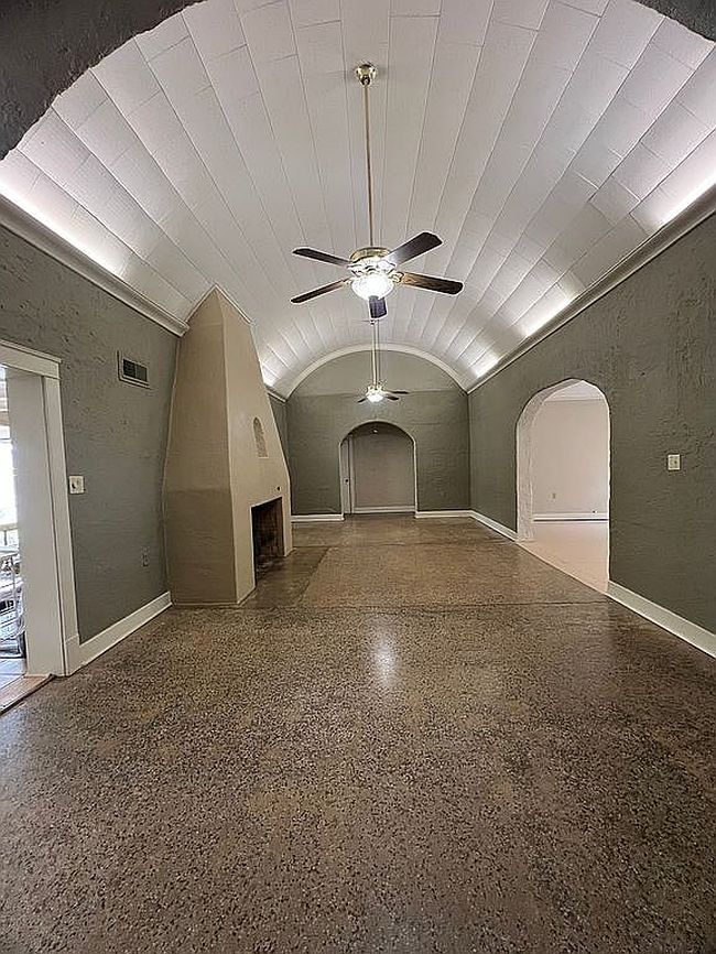 Image of 301 N Mall St