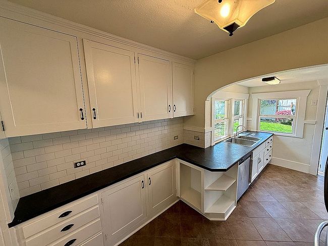 Additional photo 3 of property located at 106 N 37th Ave