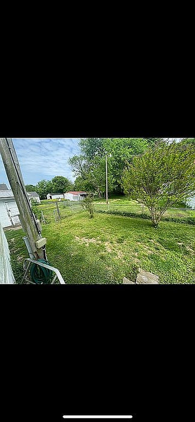 Image of 225 Oak St