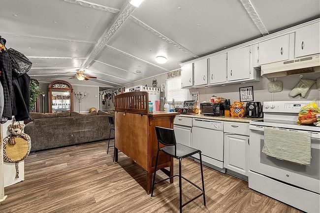 Image of 194 Mountain Dr