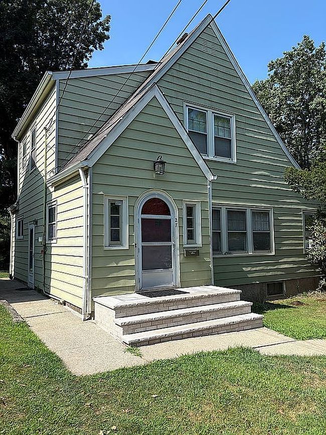Photo of 27 Rugby Rd, Cedar Grove, NJ