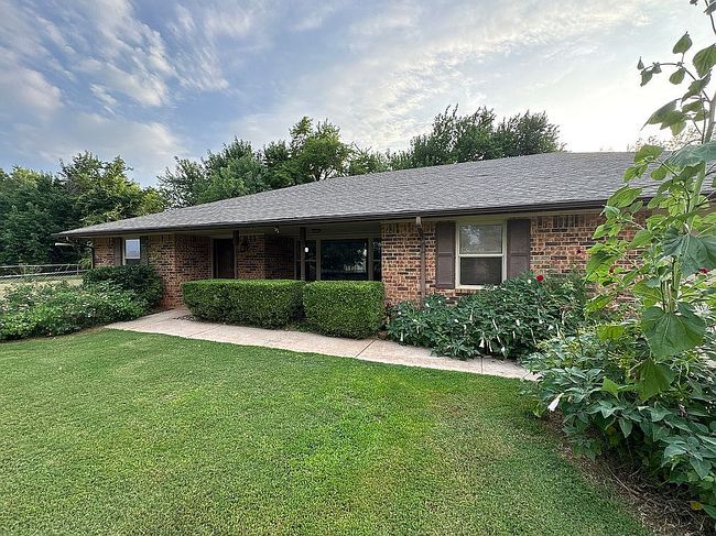 Photo of 2812 Sw 3rd St, Blanchard, OK