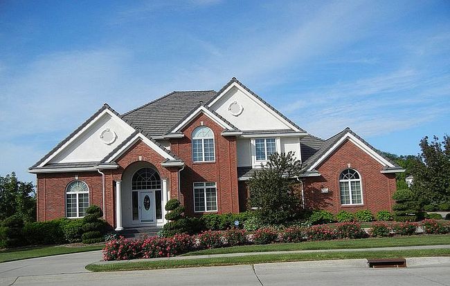 Additional photo 1 of property located at 411 Redwood Dr