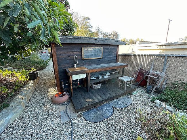 Image of 65 Arnaz Dr