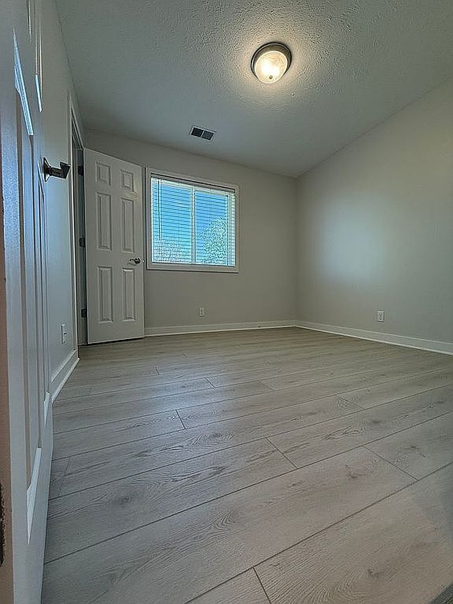 Image of 15069 Emmet St
