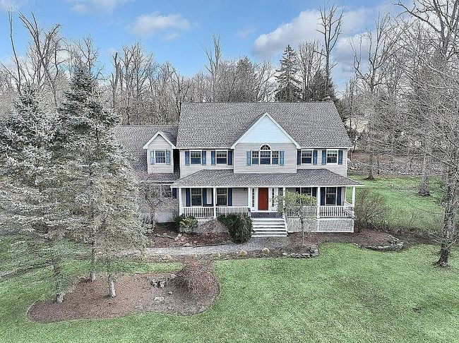 Photo of 35 Rose Hill Rd, Montebello, NY