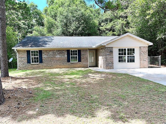 Photo of 384 Garland Ave, Ozark, AL