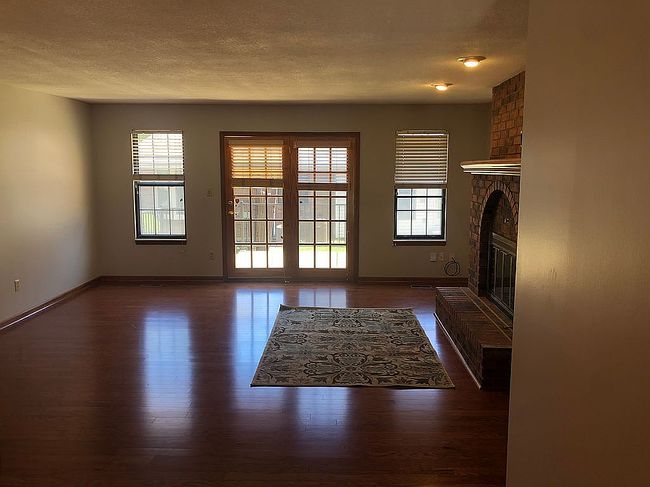 Photo of 329 E Partridge Ave