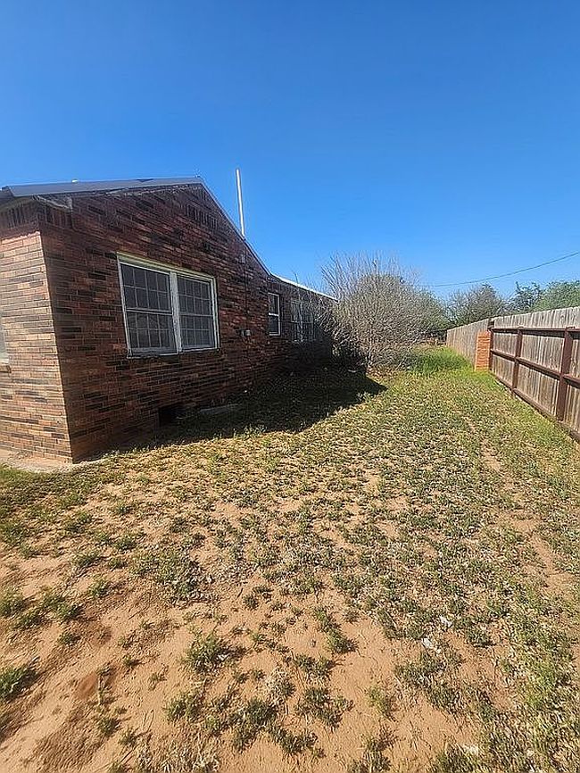 Photo of 815 W 3rd St, Spur, TX