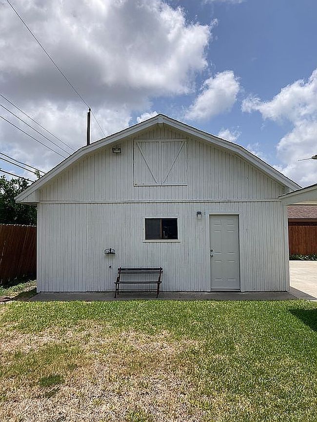 Photo of 3414 Lariat Ln, Corpus Christi, TX