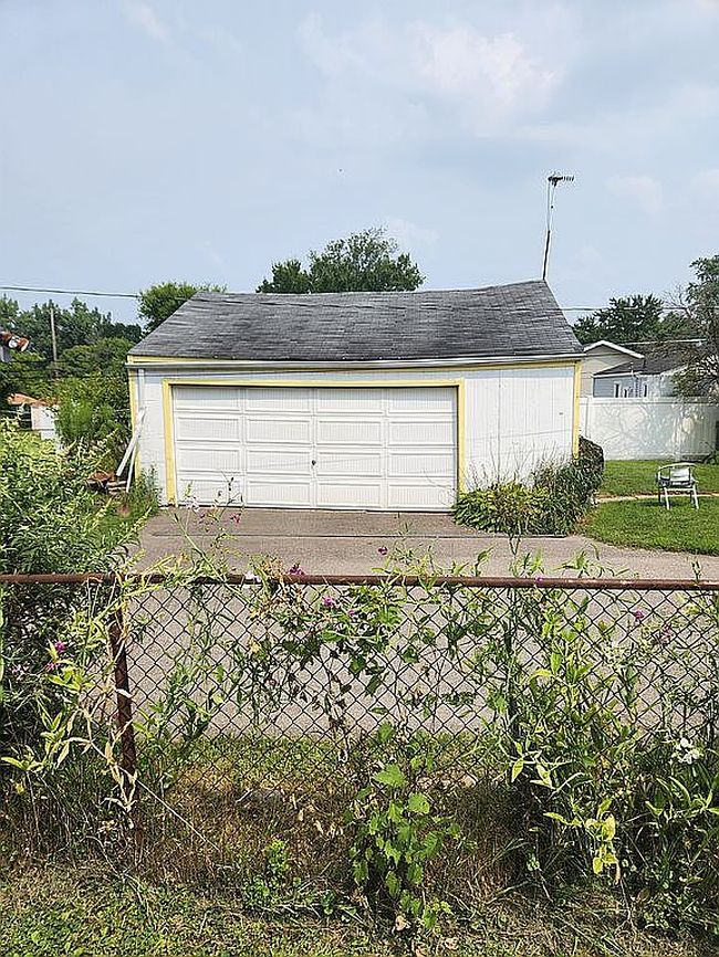Photo of 681 Clara Ave, Pontiac, MI