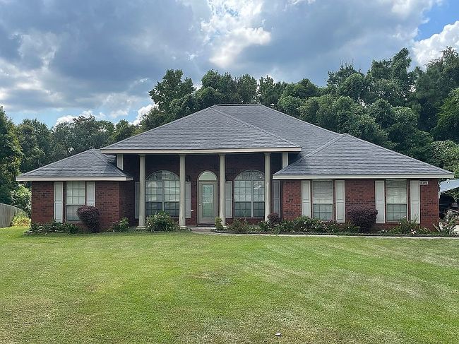 Photo of 10775 Hunters Ct E