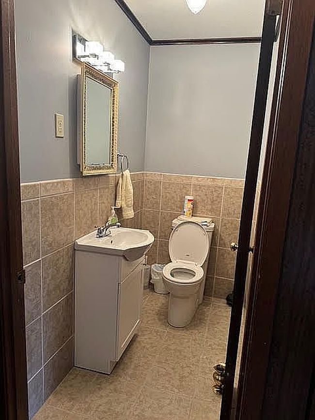 Image of 212 Caton Rd