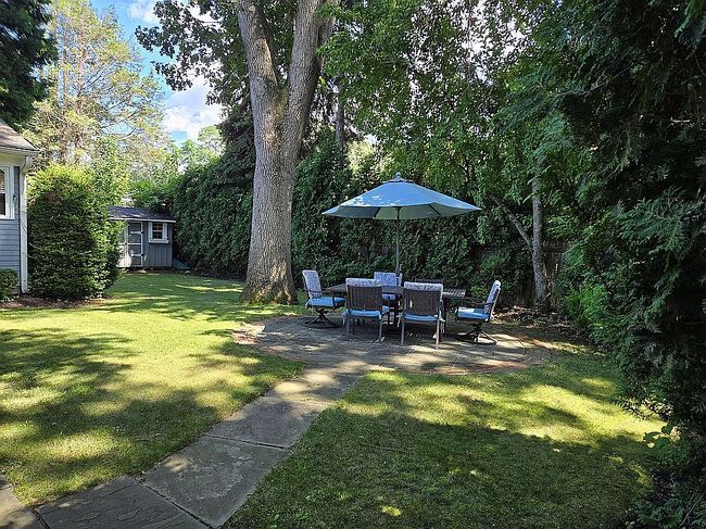 Photo of 6 Satinwood Rd, Bayville, NY
