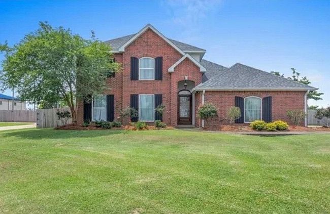 Image of 2407 Fox Hollow St