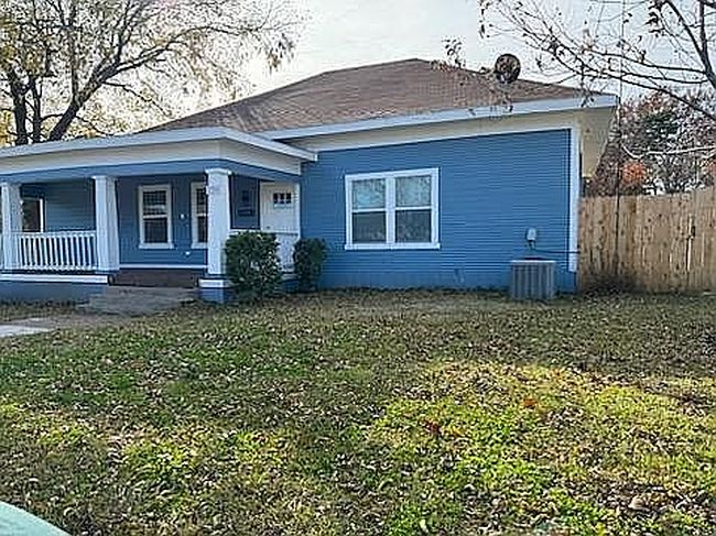 Image of 2200 N Hickory St