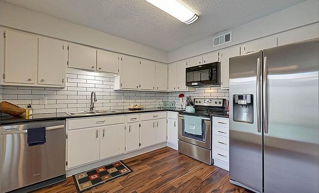 2992 Meadowgrass Ln, Houston, TX