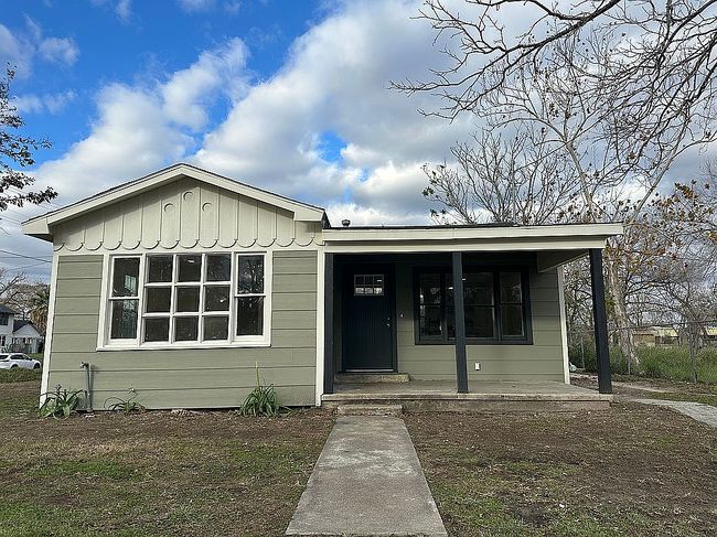 Image of 804 E Water St
